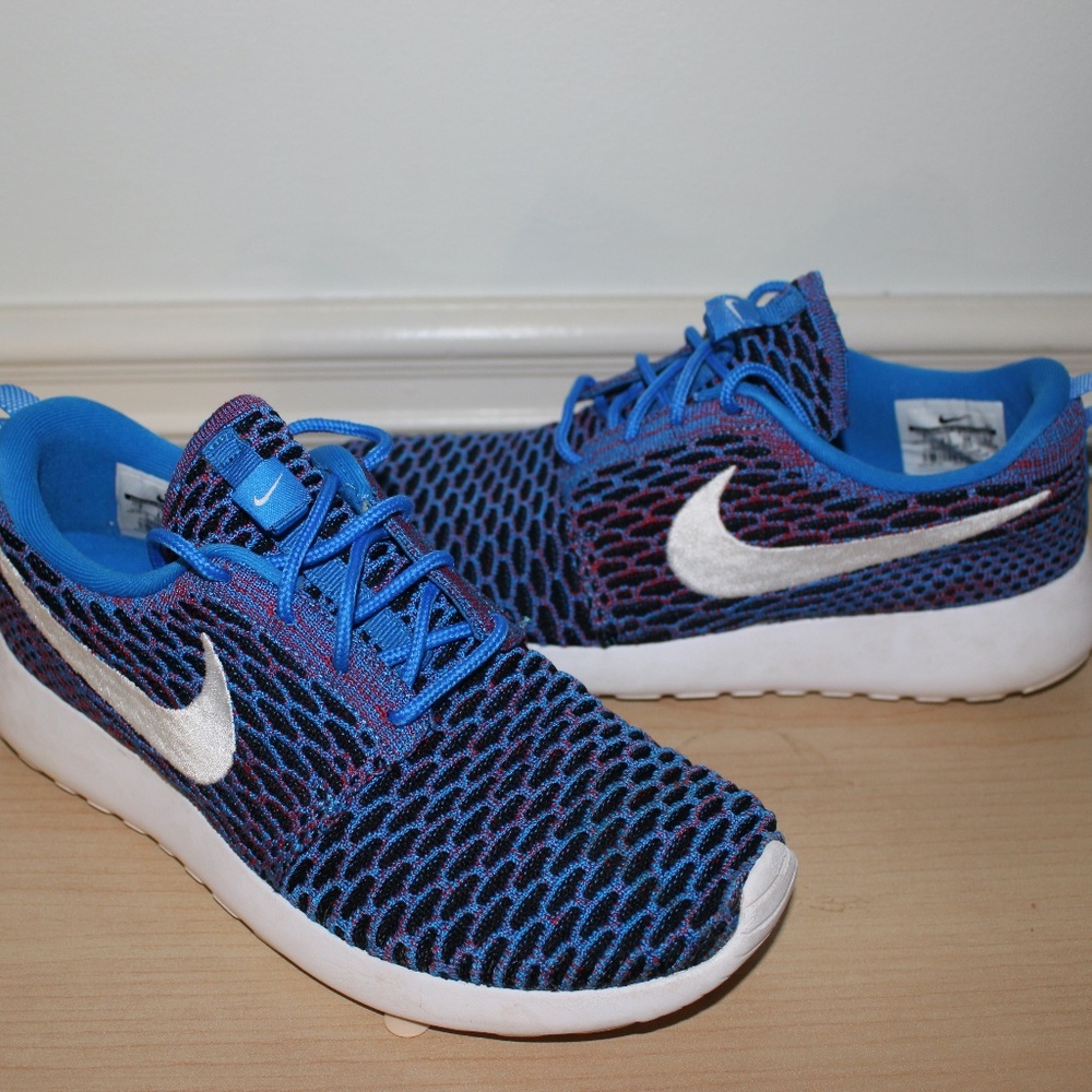 Nike Roshe Sneakers